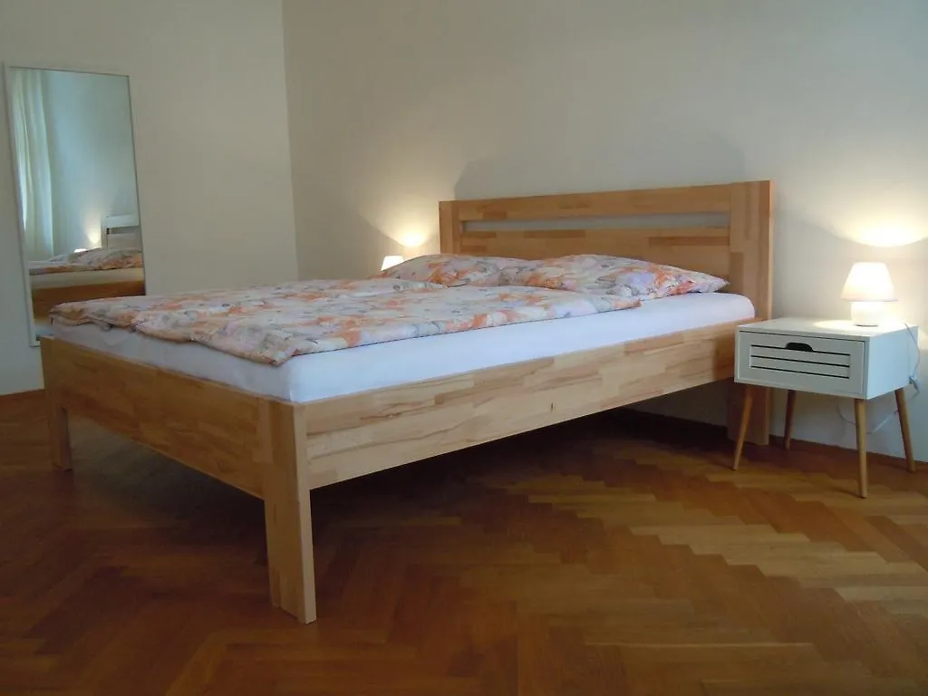 Apartments Vysehrad With Free Parking Praga Czechy