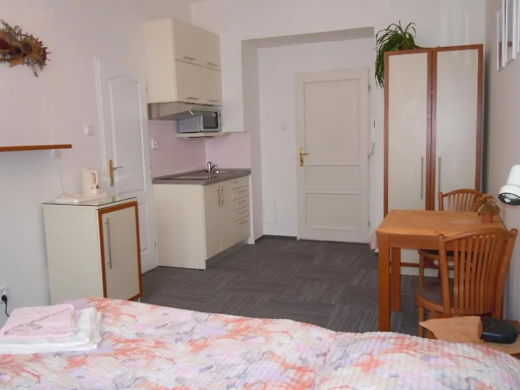 Apartments Vysehrad With Free Parking Praga