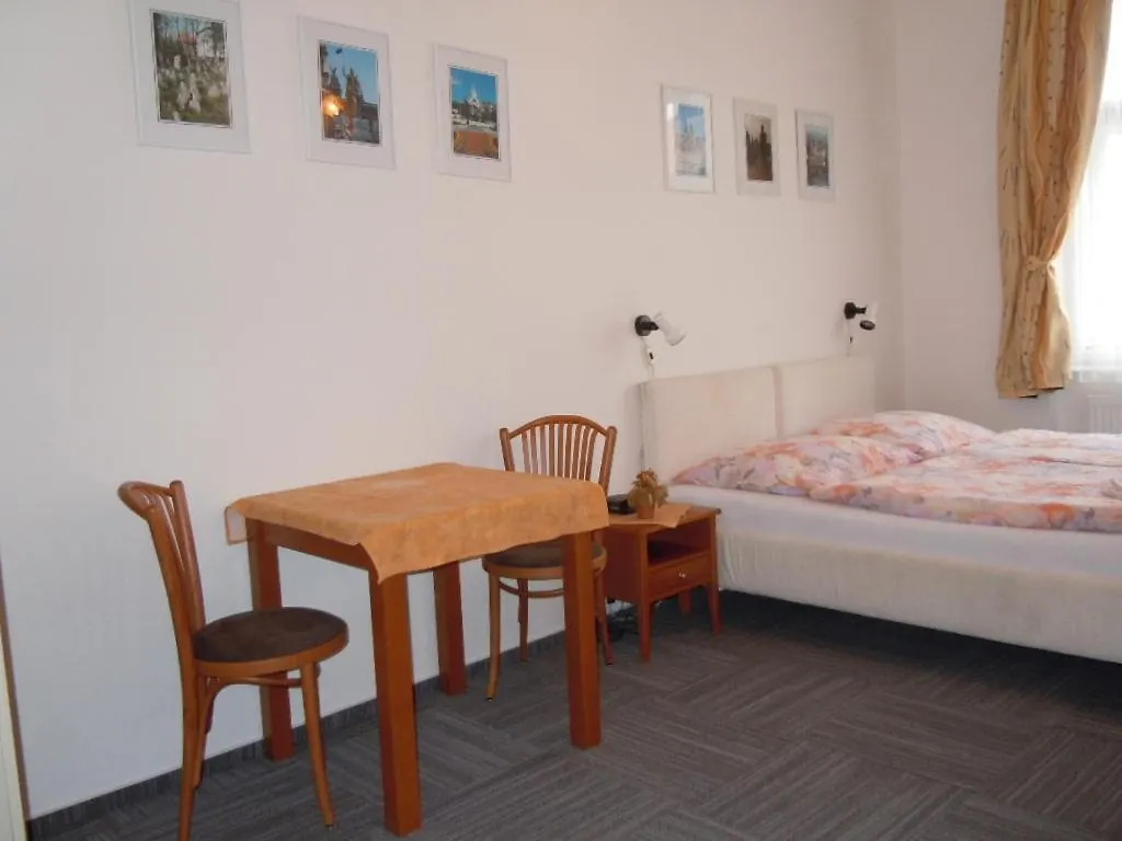 Apartments Vysehrad With Free Parking Praga Czechy