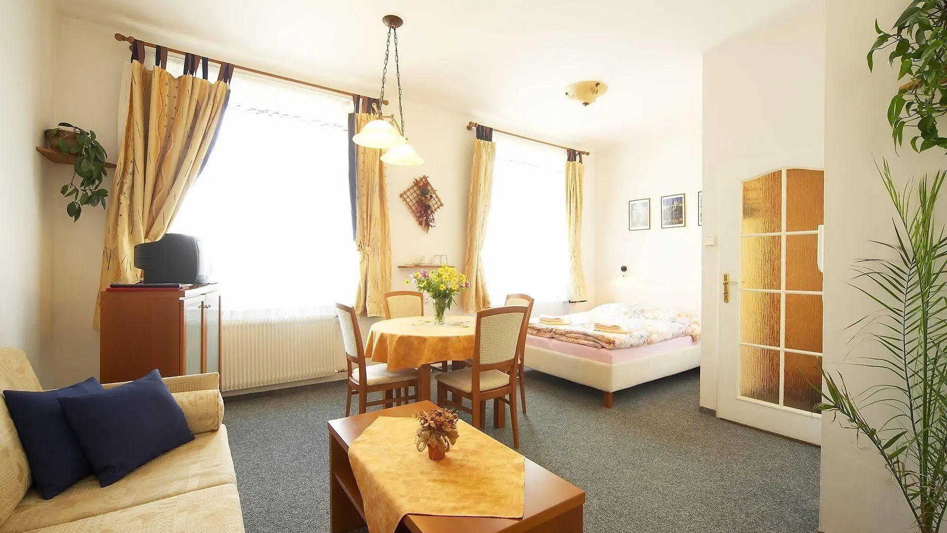 Apartments Vysehrad With Free Parking Praga 0*,