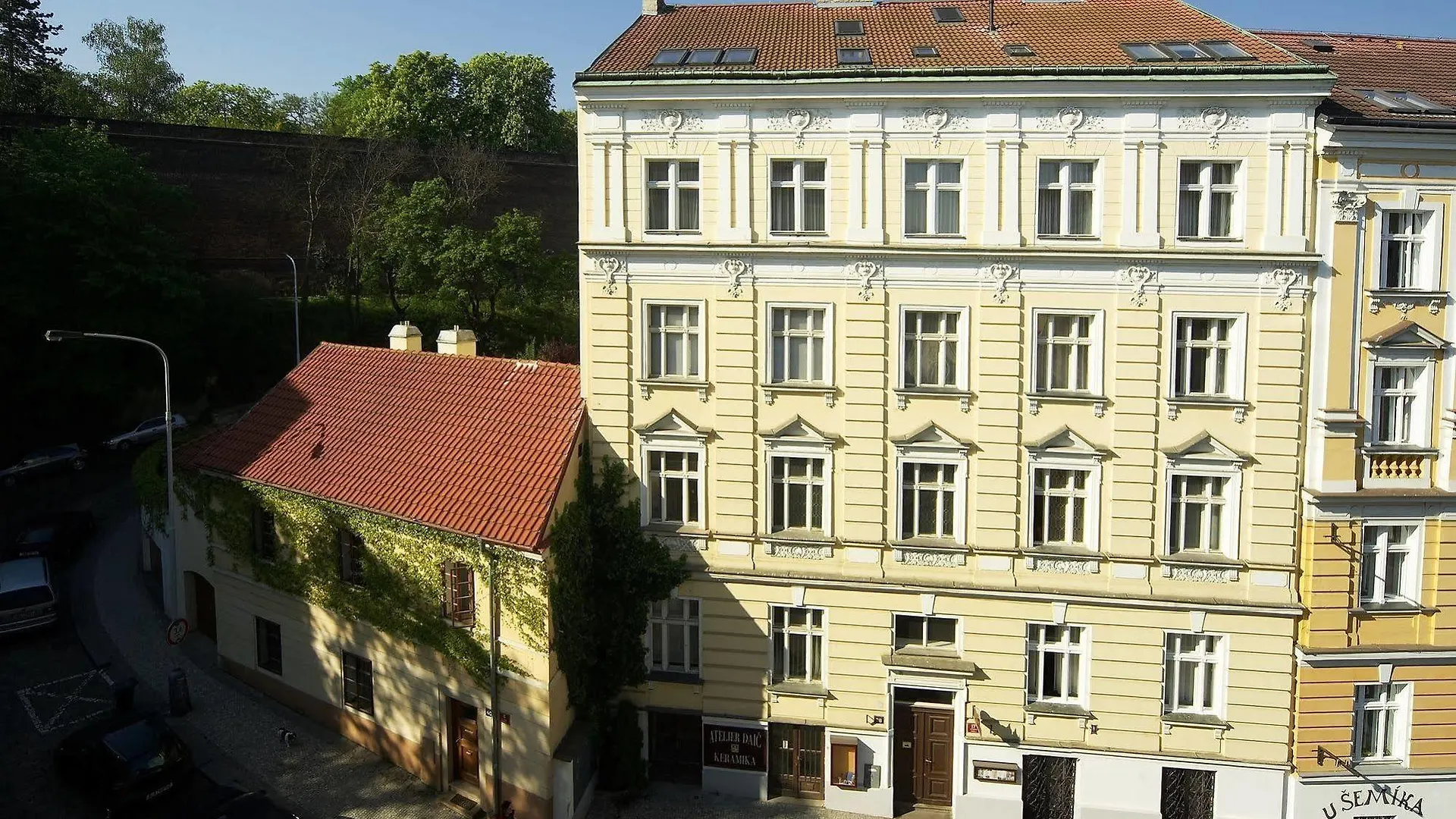 Apartments Vysehrad With Free Parking Praga